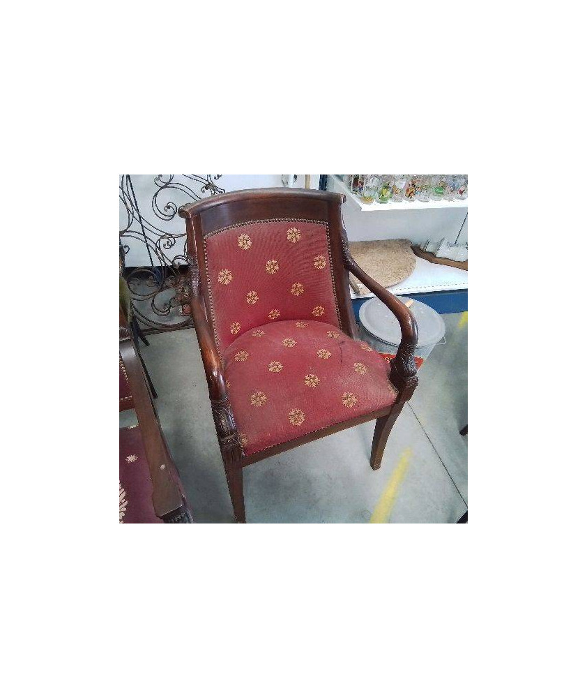 FAUTEUIL TAPISSÉ ROUGE