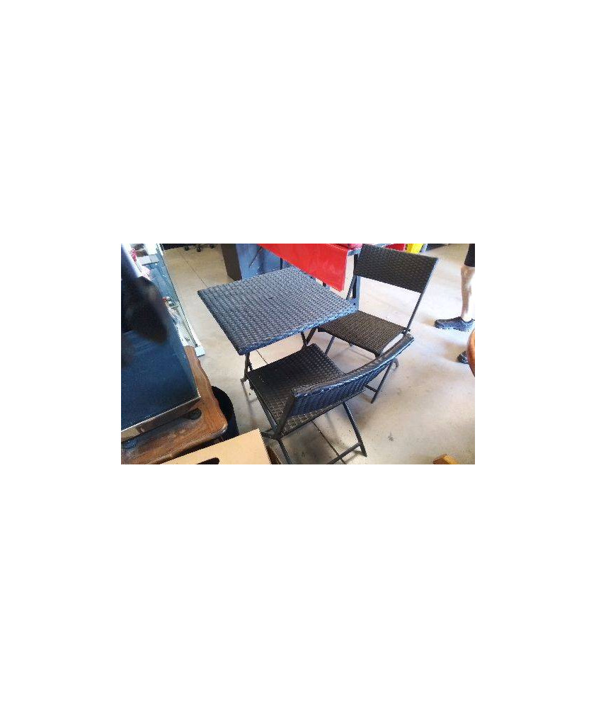 SALON DE JARDIN EN L’ETAT ( TABLE + 2 CHAISES)