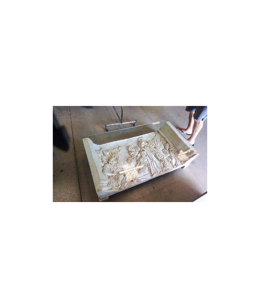 TABLE BASSE RESINE/ DESSUS VERRE 