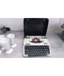 MACHINE A ECRIRE OLYMPIA SPLENDID 66