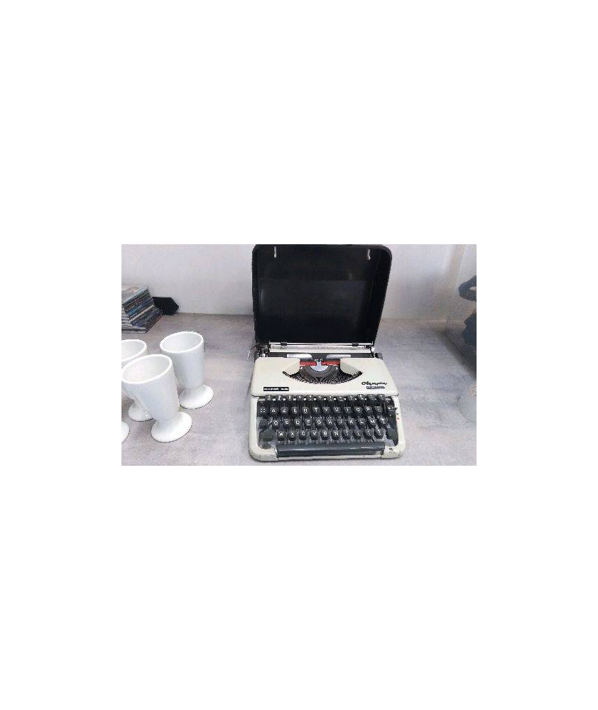 MACHINE A ECRIRE OLYMPIA SPLENDID 66