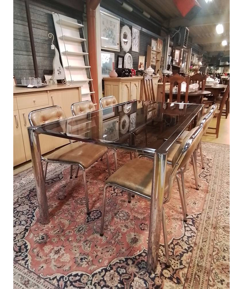 TABLE VINTAGE 