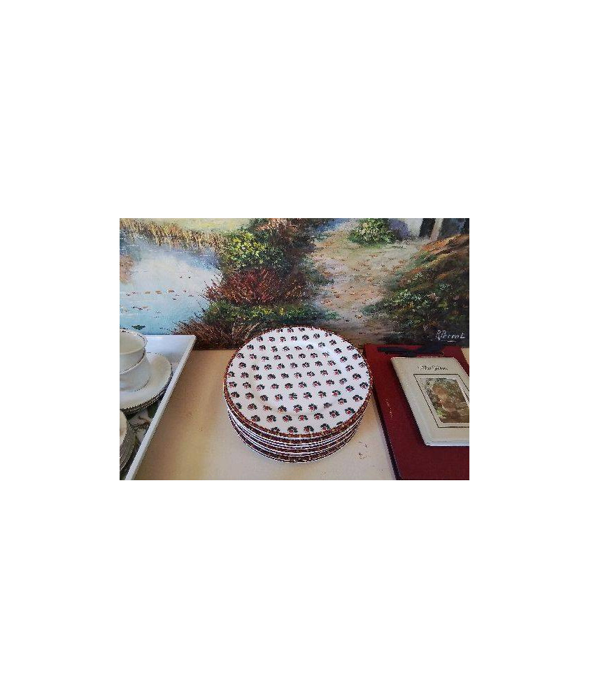 LOT DE 8 ASSIETTES PLATES 