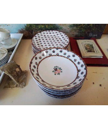 LOT DE 8 ASSIETTES CREUSE 