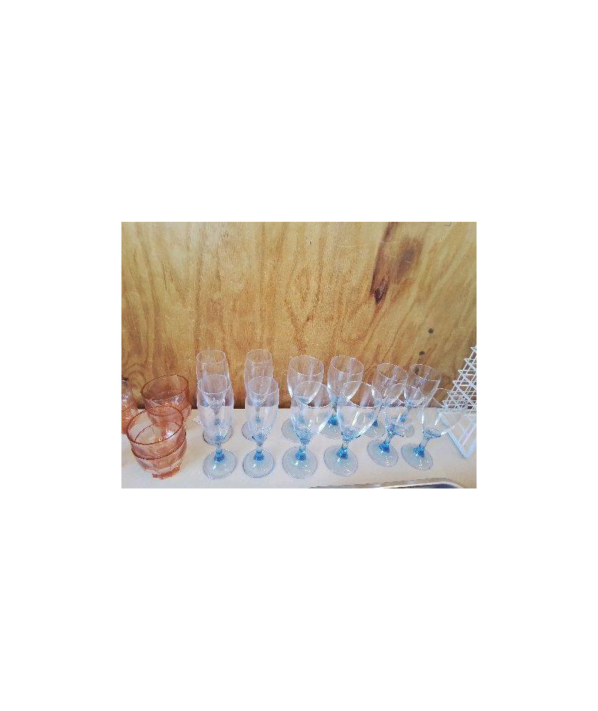 LOT DE 4 VERRES 