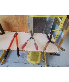 OUTILS DE JARDINAGE 
