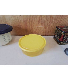 TUPPERWARE 