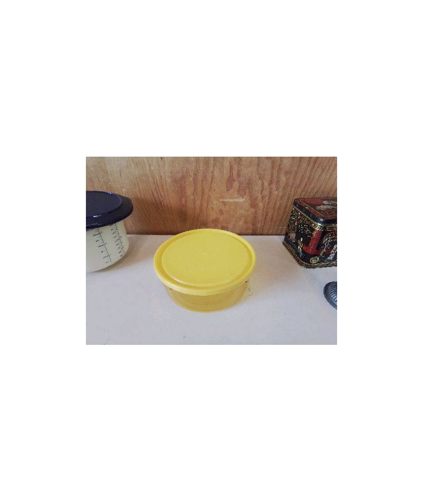 TUPPERWARE 