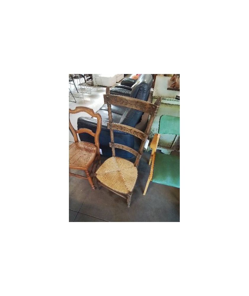 CHAISE DE NOURRICE BOIS PAILLÉ DOSSIER GRAVÉ AUX FEUILLES 
