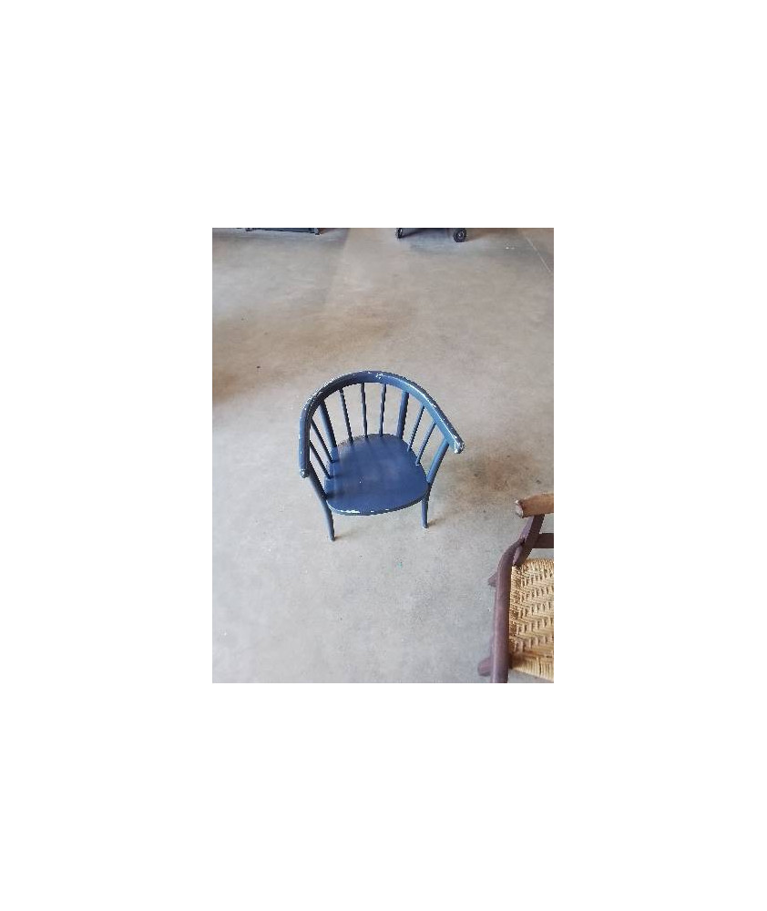FAUTEUIL ENFANT BOIS PEINT BLEU A BARREAUX 