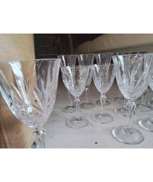 VERRE EN CRISTAL MOULÉ