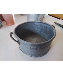 CACHE POT EN ZINC 