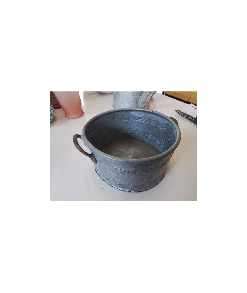 CACHE POT EN ZINC 