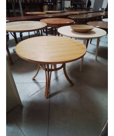 TABLE RONDE ROTIN ET VANNERIE PLATEAU BOIS CLAIR ANNÉES 60 101X72CM