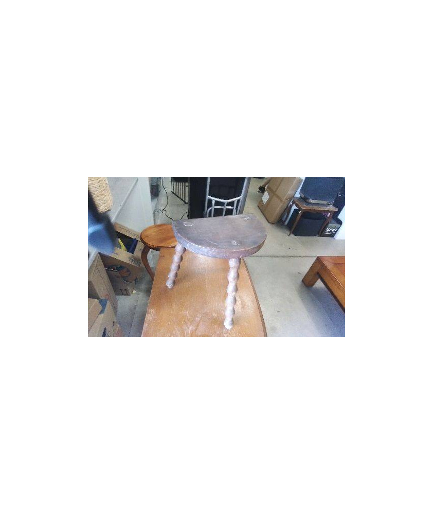 TABOURET TRIPODE 