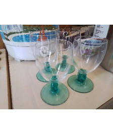 LOT DE 4 VERRES A PIEDS 