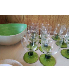 LOT DE 8 VERRES A PIEDS 