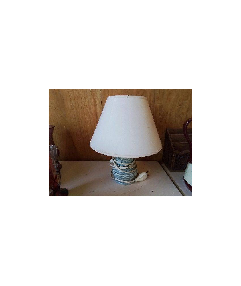 LAMPE A A POSER 