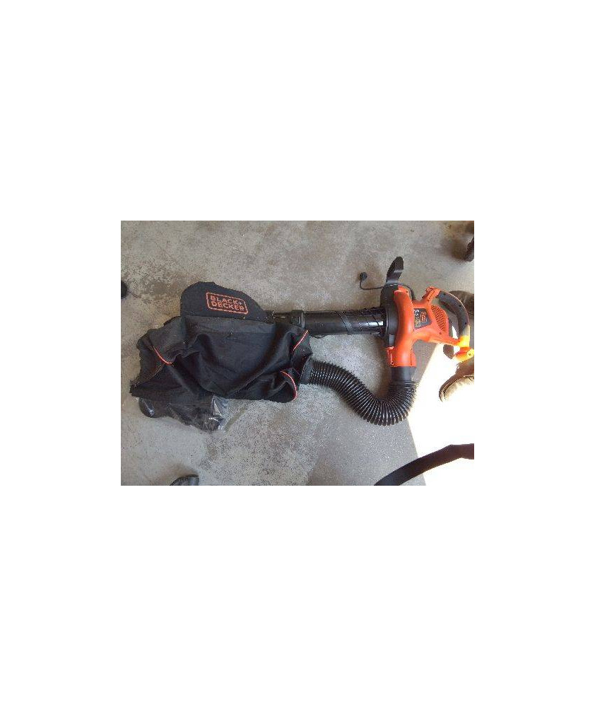SOUFFLEUR ET ASPIRATEUR A FEUILLES BLACK ET DECKER