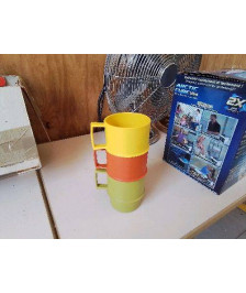 LOT DE TROIS TASSE 