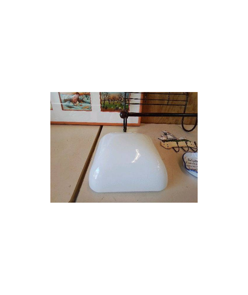 PLAFONNIER EN OPALINE 