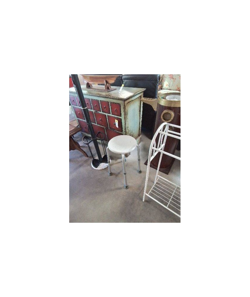 TABOURET DE DOUCHE PIÈTEMENT MÉTAL GRIS RÉGLABLE HAUTEUR ASSISE RÉSINE BLANC TABOURET DE DOUCHE PIÈTEMENT MÉTAL GRIS RÉGLABLE HAUTEUR ASSISE RÉSINE BLANC