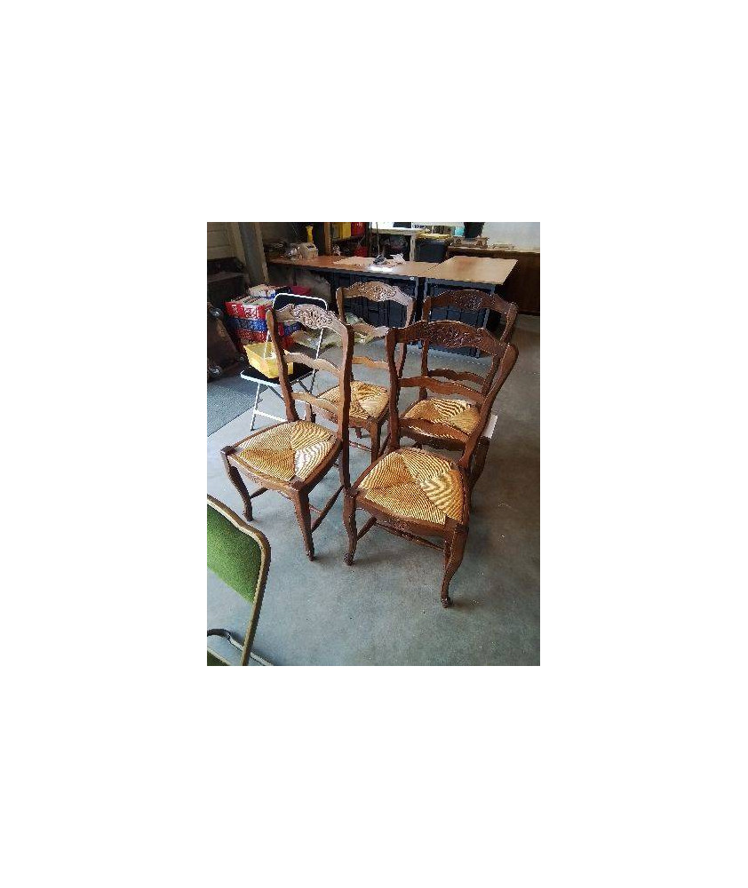 4 CHAISES A ENTRETOISE BOIS PAILLÉ DOSSIER CHANTOURNÉ STYLE RÉGENCE COQUILLE 4 CHAISES A ENTRETOISE BOIS PAILLÉ DOSSIER CHANTOURNÉ STYLE RÉGENCE COQUILLE