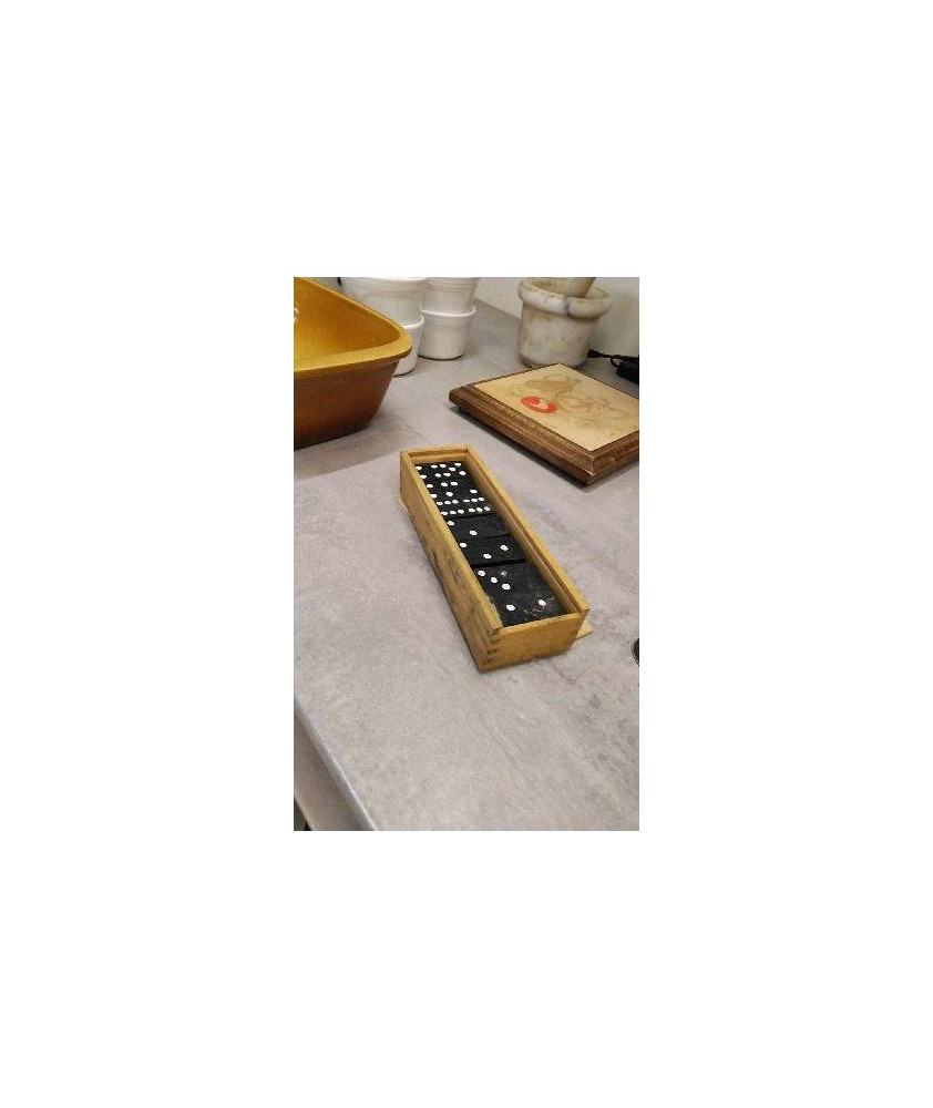 DOMINOS 