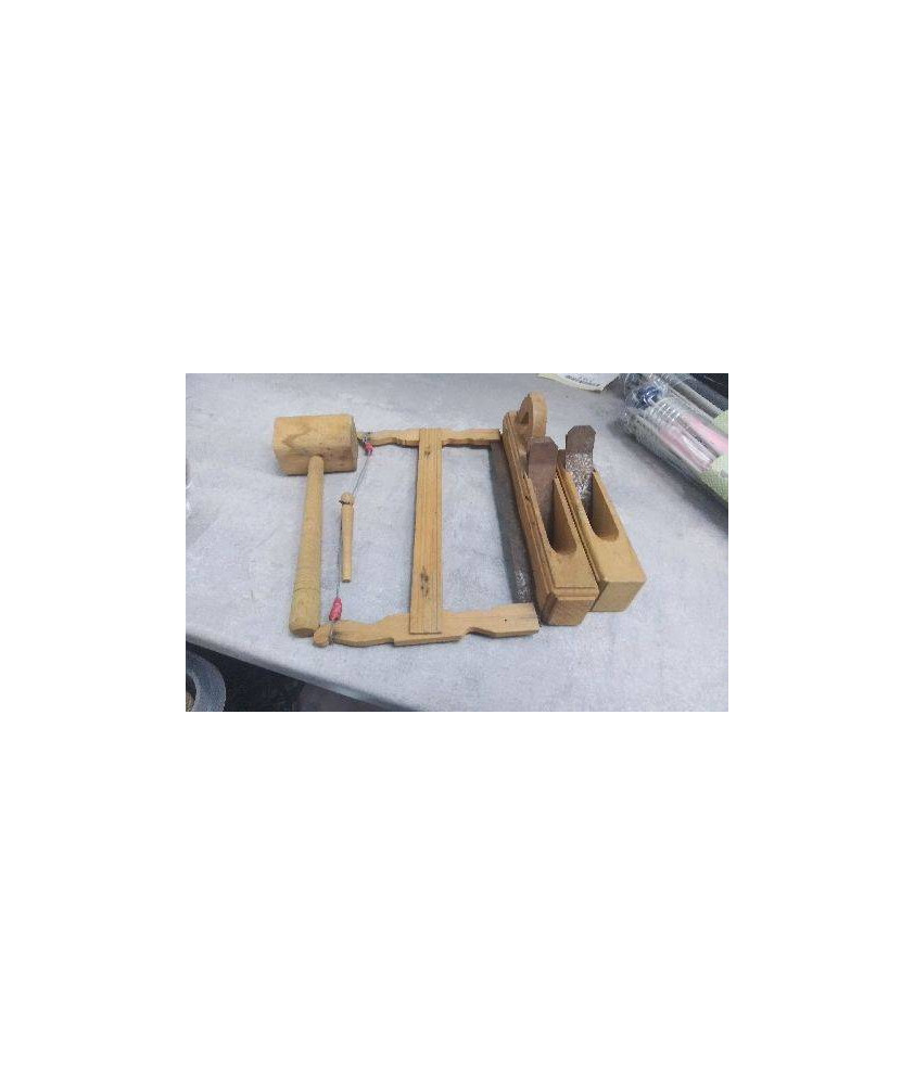 OUTILS MINIATURES EN BOIS 