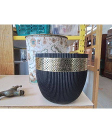CACHE POT 