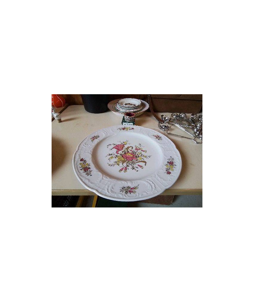 PLAT ROND AVEC MOTIF FLORAL 