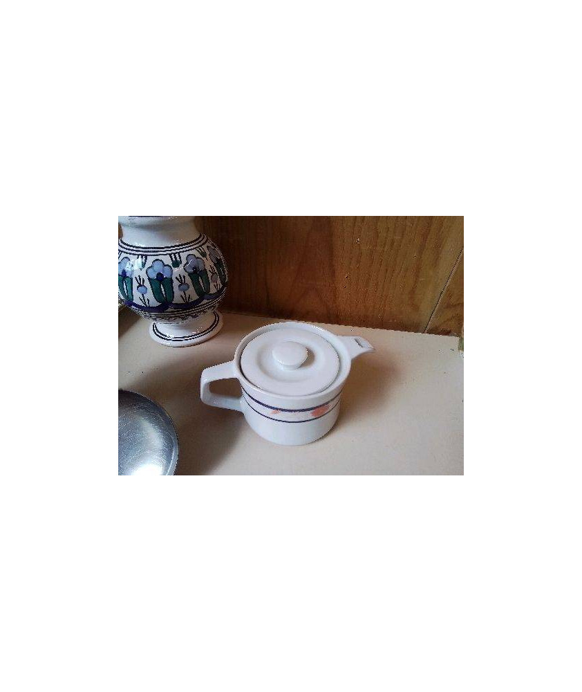PETITE THÉIÈRE AVEC MOTIF FLORAL 