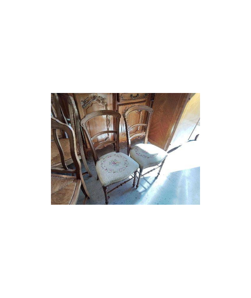 CHAISE TAPISSÉE 
