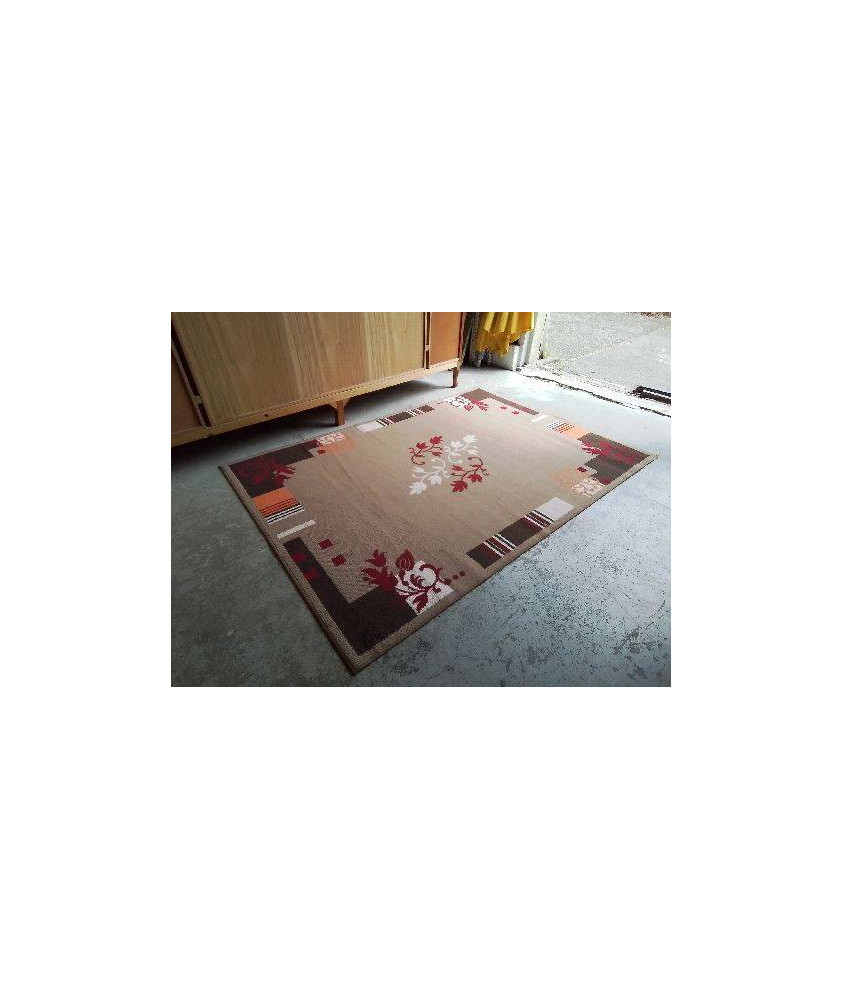 TAPIS BEIGE  AVEC MOTIF FLORAL 