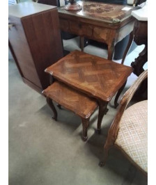 2 TABLES BASSE GIGOGNE BOIS PLATEAUX CHANTOURNÉ PIEDS CAMBRÉ STYLE RÉGENCE 