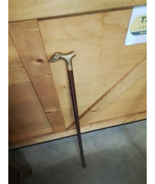 CANNE DE MARCHE BOIS ET TETE DE CHIEN LAITON (FIOLE INTÉRIEUR)