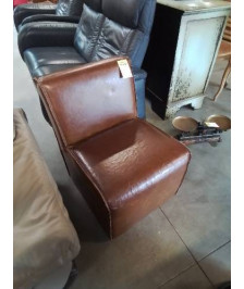 CHAUFFEUSE CUIR CHOCOLAT EN L\'ÉTAT 