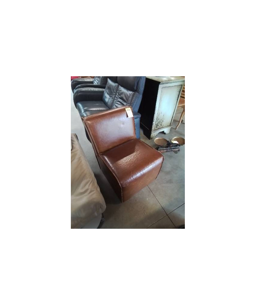 CHAUFFEUSE CUIR CHOCOLAT EN L\'ÉTAT 