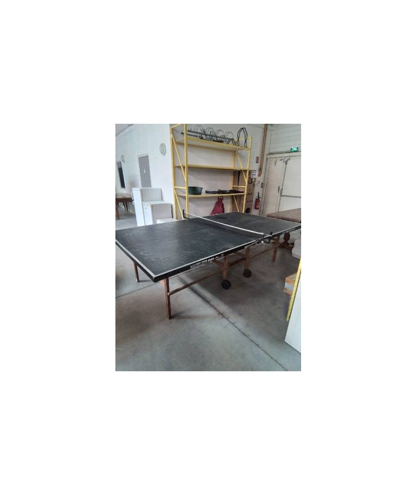 TABLE DE PING-PONG D’INTÉRIEUR CORNILLEAU 220 EN L\'ÉTAT 