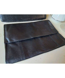 POCHETTE EN CUIR 