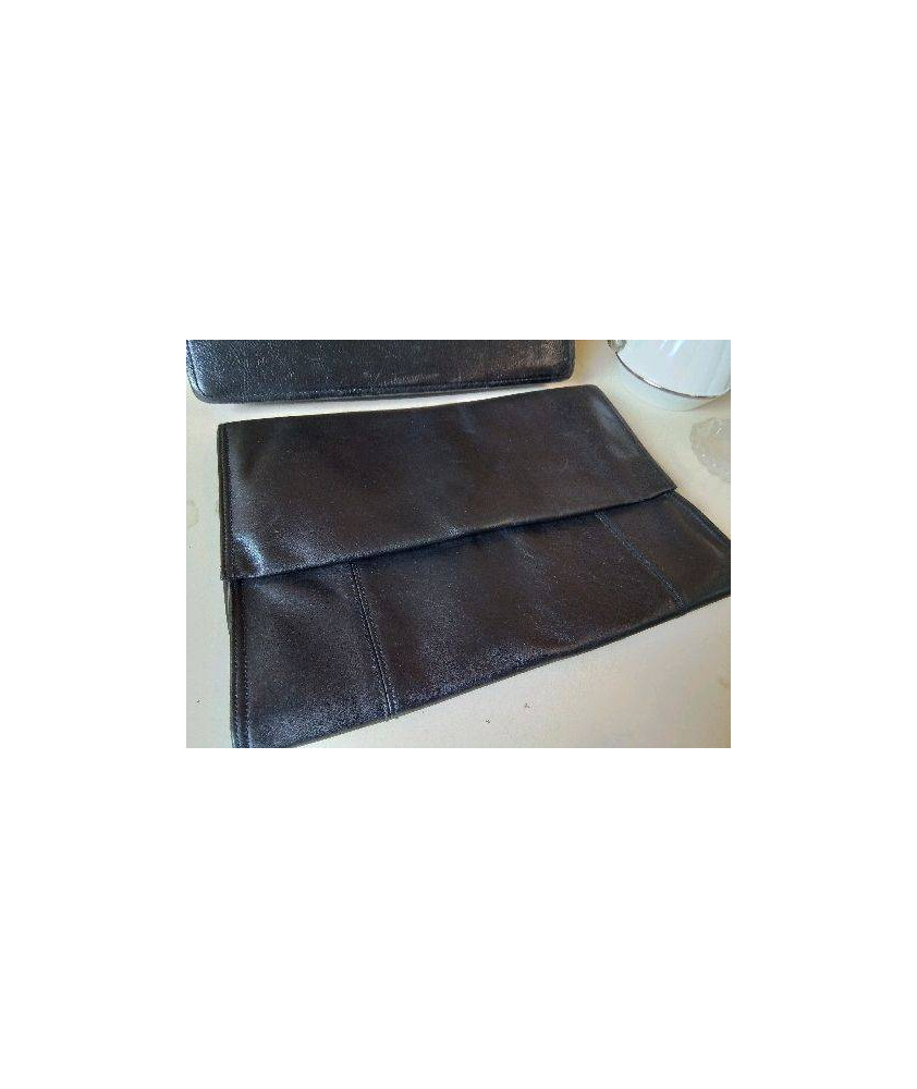 POCHETTE EN CUIR 