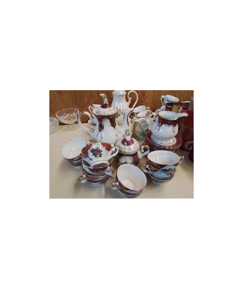 SERVICE EN PORCELAINE DECORS ROSE