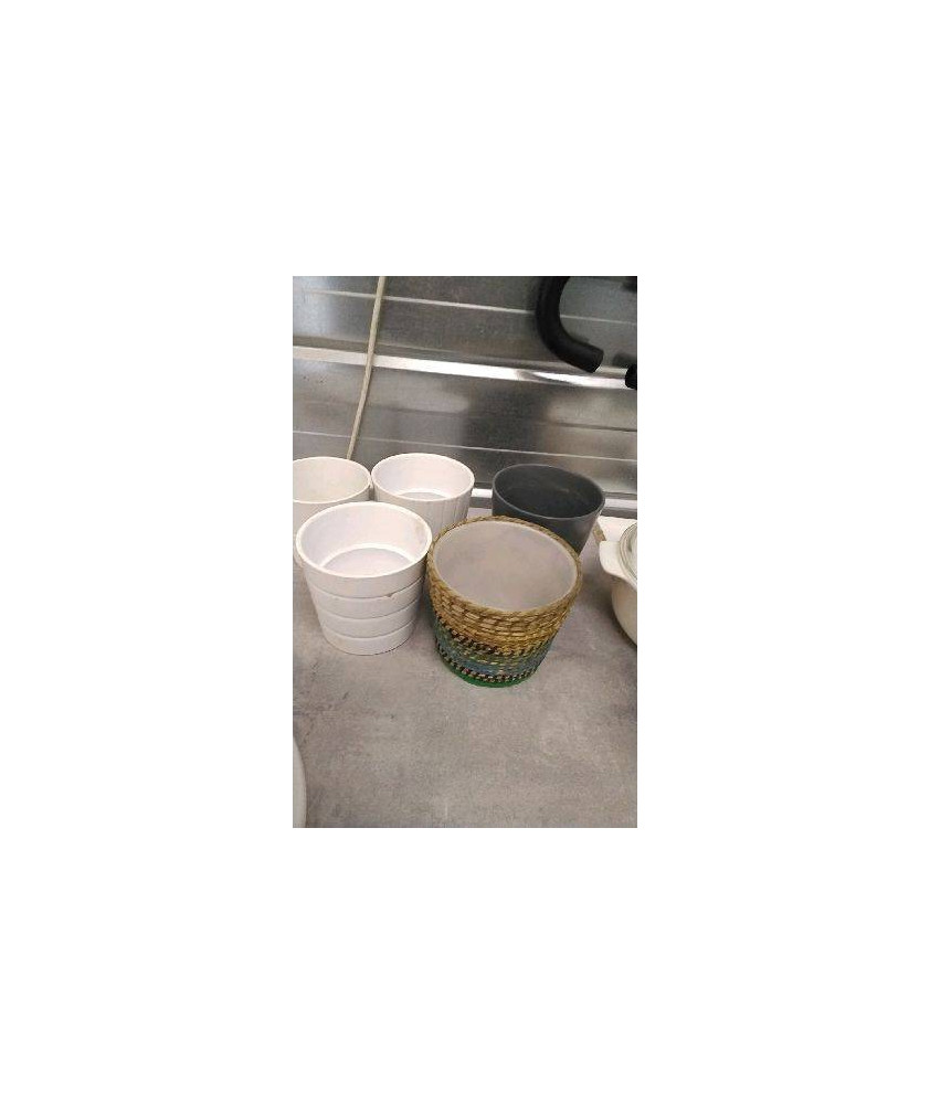 CACHE POT 