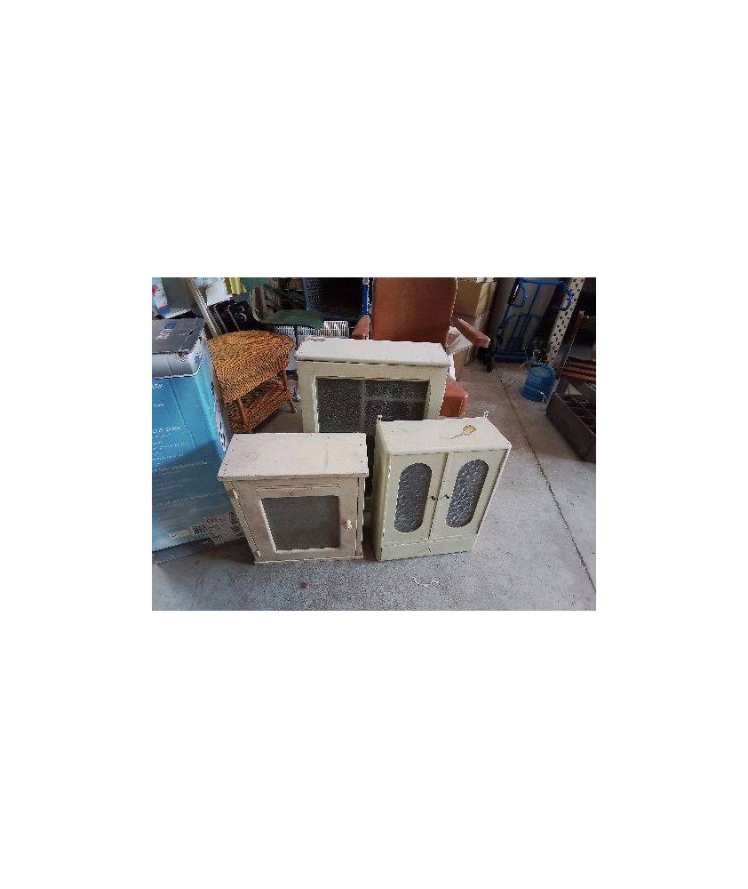 PETITE ARMOIRE À PHARMACIE 