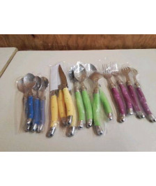 ENSEMBLE DE COUVERTS COLORÉS 
