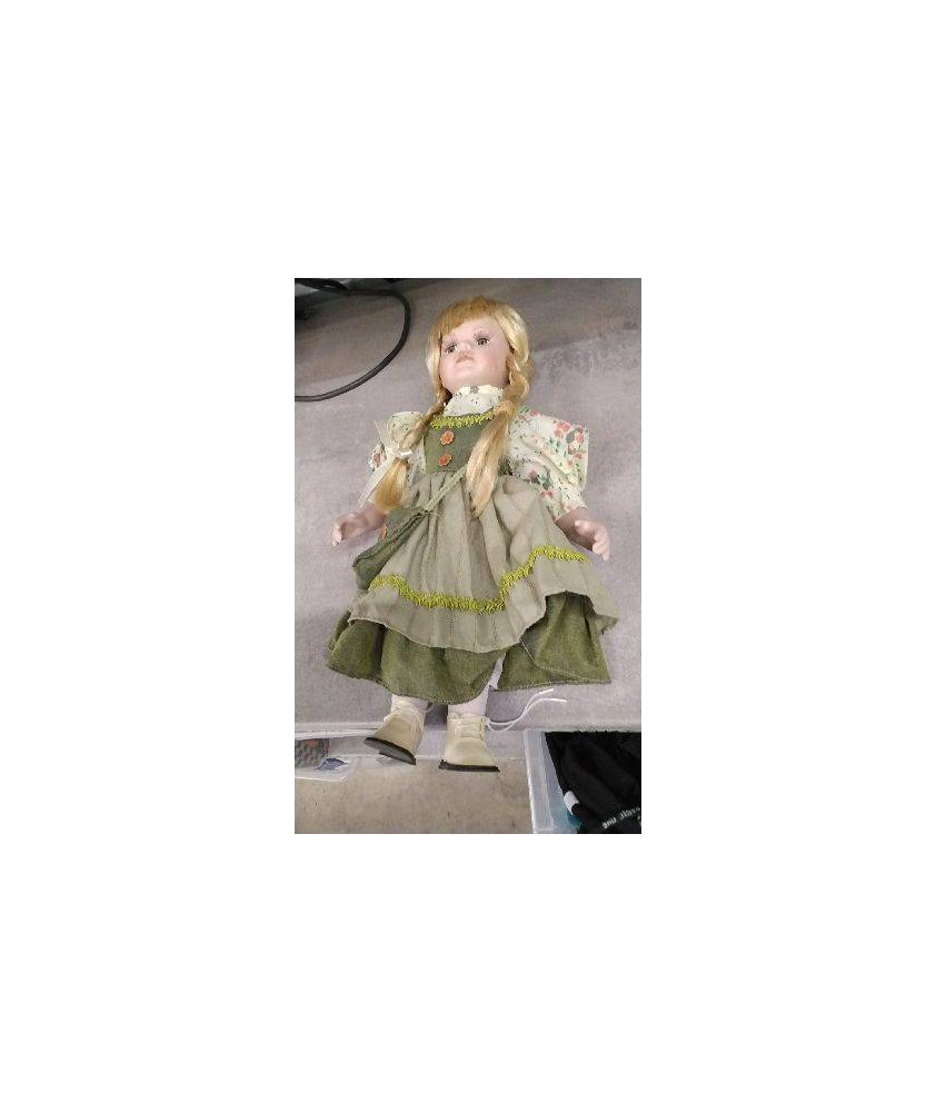 POUPEE PORCELAINE 