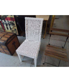 CHAISE EN ROTIN RELOUKER BLANCHE 