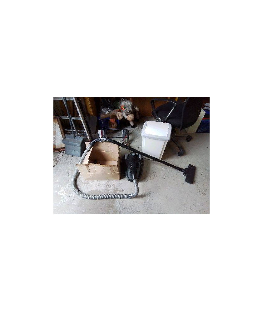 PETIT ASPIRATEUR NOIR 