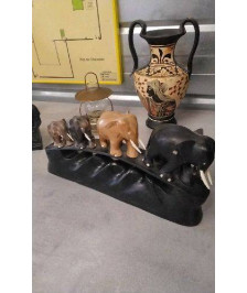 DECO ELEPHANT SUR SOCLE EN L’ETAT