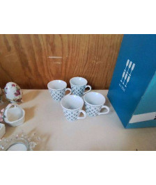 LOT DE 4 TASSE 